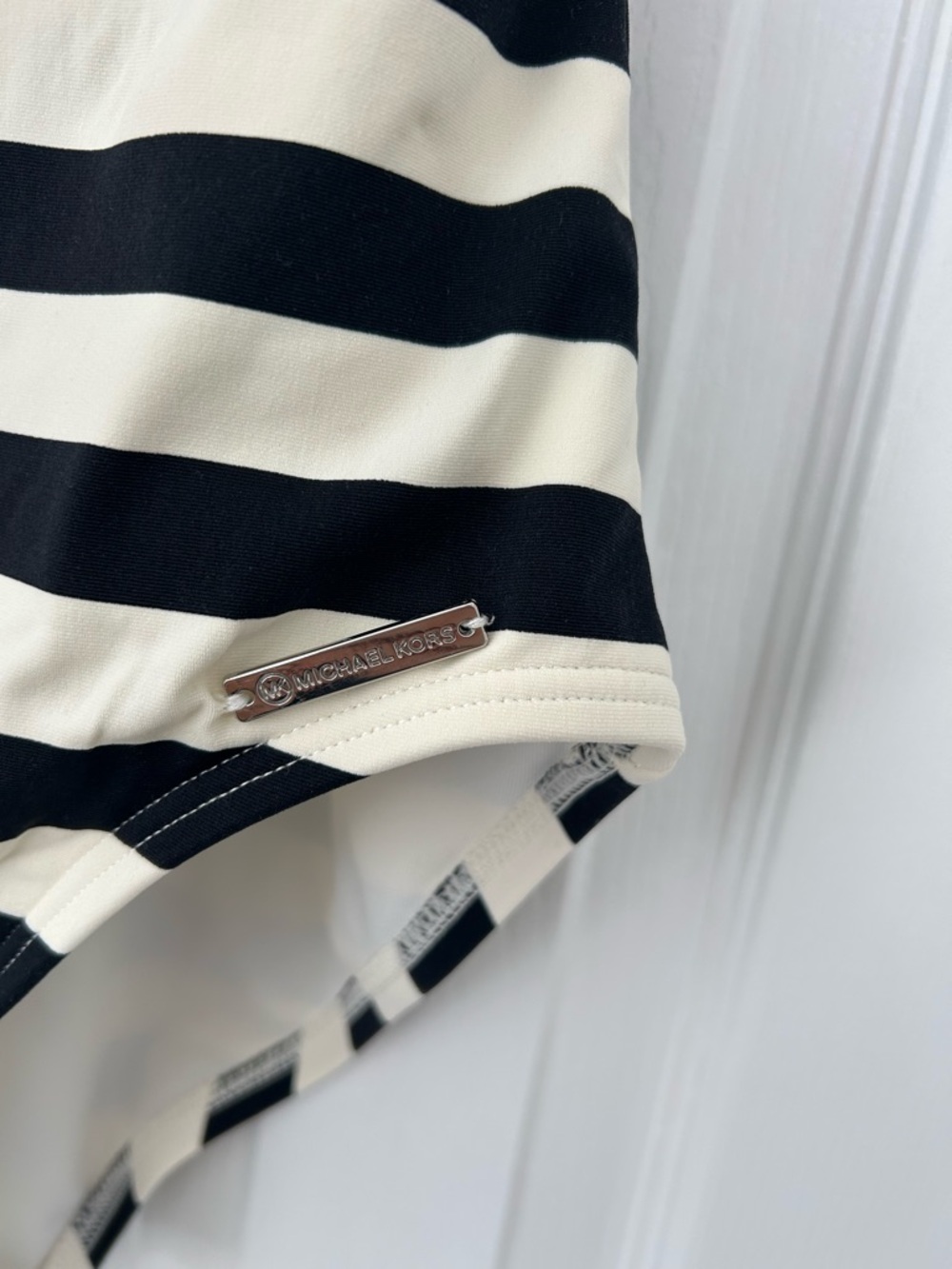 Michael Kors Women’s Black and White Striped One-Piece Swimsuit- Sz 6 - Picture 7 of 8
